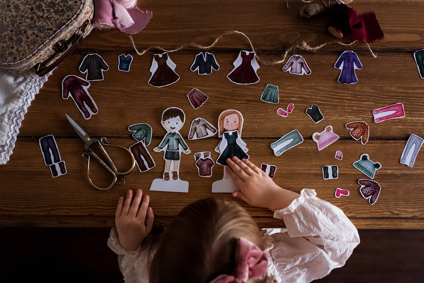 Paper Dolls Winter Edition - Charlotte Mason Simple Spanish