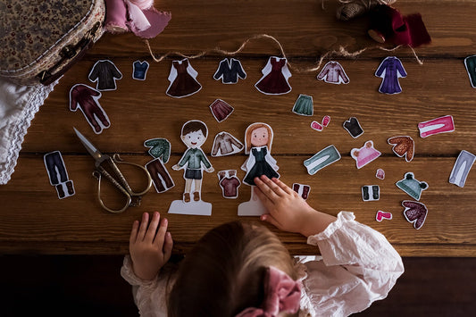 Paper Dolls Winter Edition - Charlotte Mason Simple Spanish